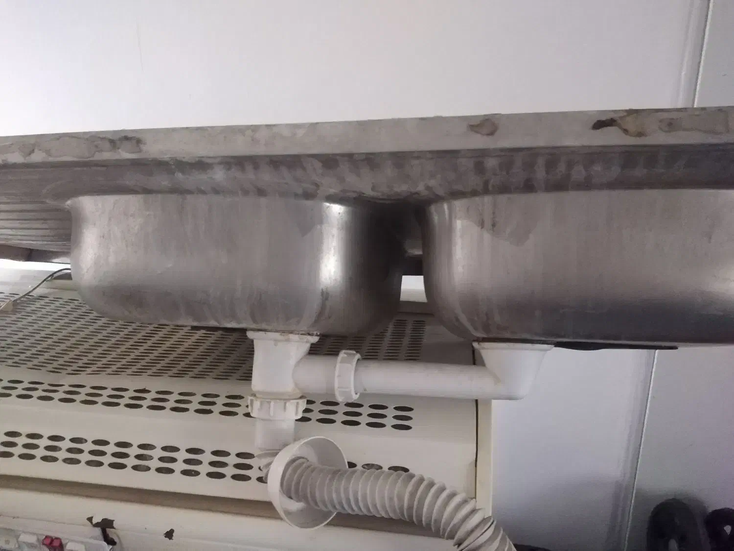 سینک|آب‌چکان و نظم‌دهنده ظروف|بندر انزلی, مصلی|دیوار