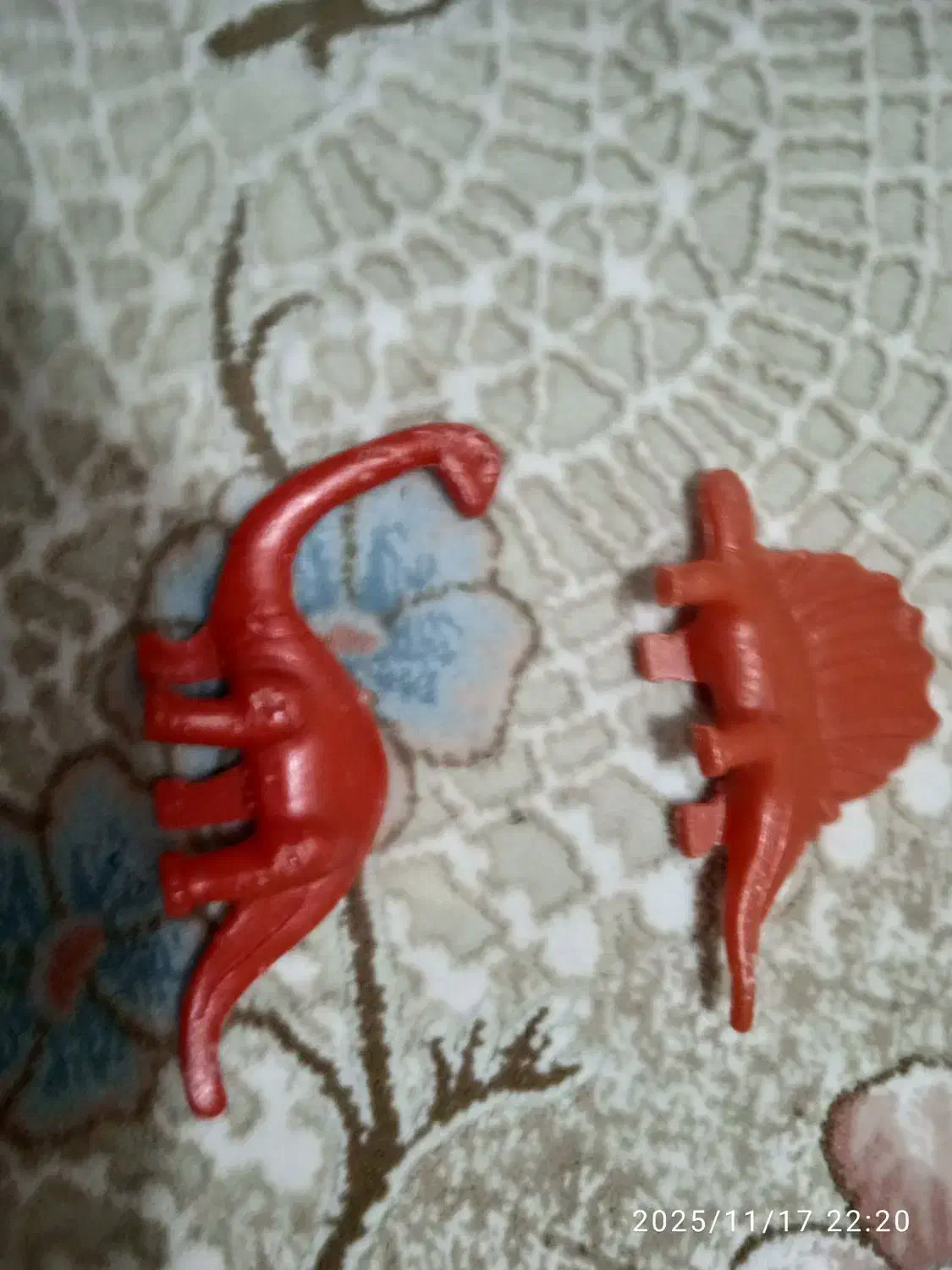 اسباب بازی دایناسور|اسباببازی|شبستر, |دیوار