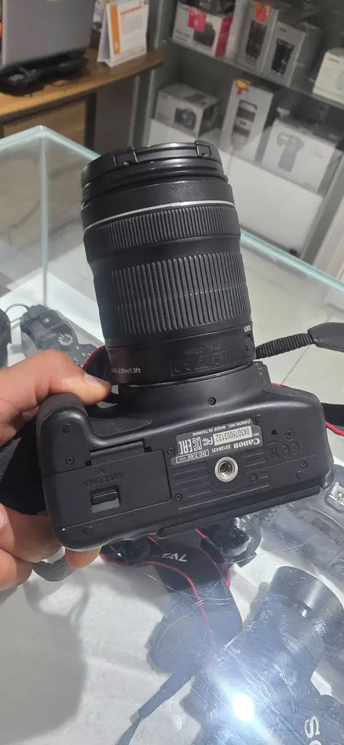 دوربین کنون 700d با لنز ۱۸ ۱۳۵|دوربین عکاسی و فیلم‌برداری|یزد, |دیوار