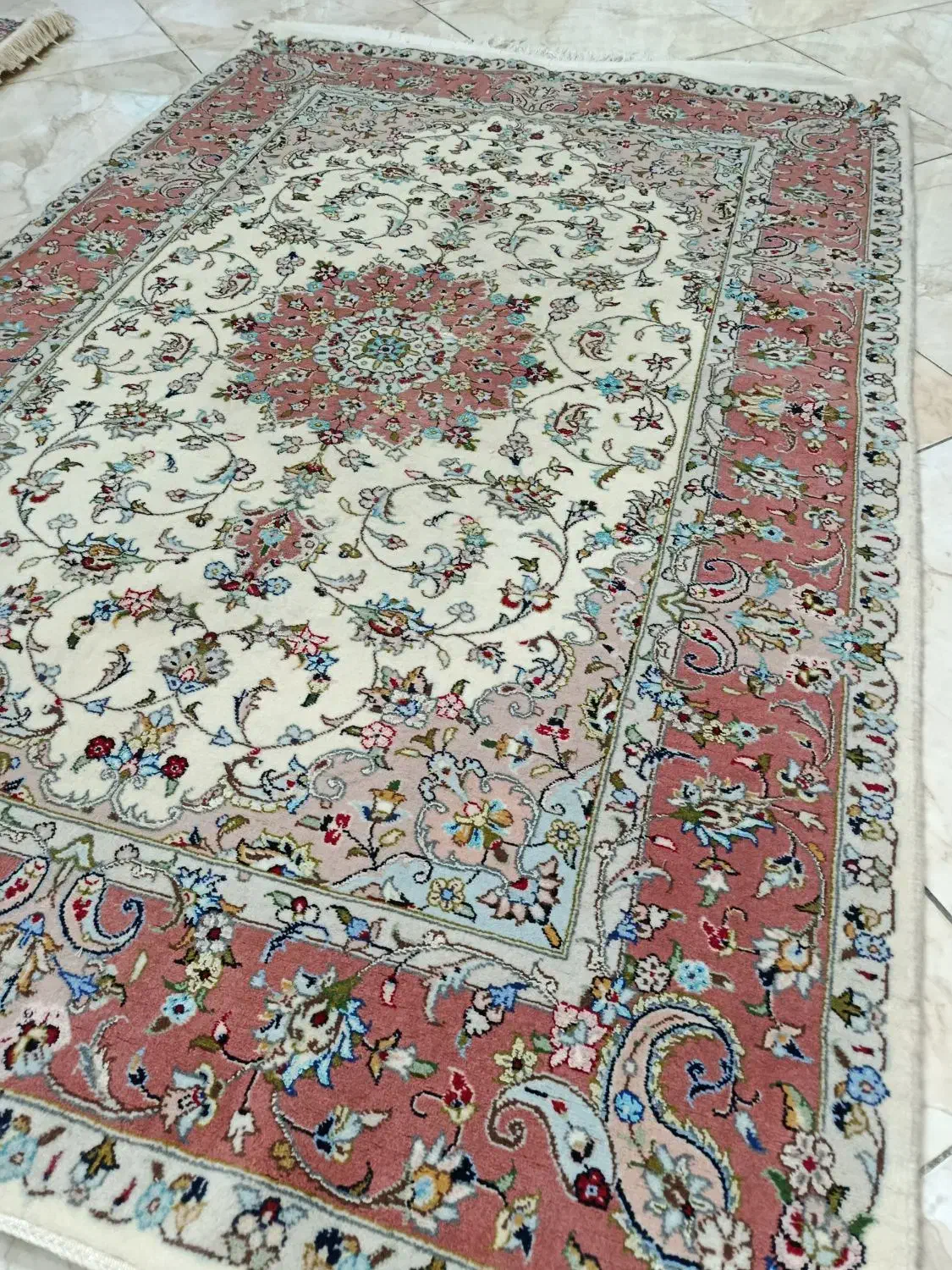 قالیچه دست بافت کاشان|فرش|اسلام‌شهر, مطهری|دیوار