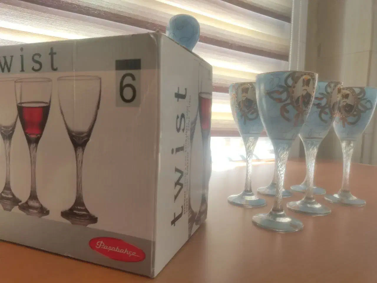 تنگ و جام|کلکسیون اشیاء عتیقه|مشهد, دانشجو|دیوار