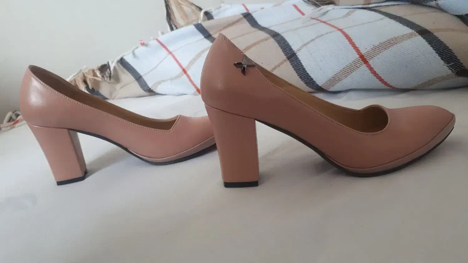 کیف وکفش|کیف، کفش، کمربند|کاشان, درب اصفهان|دیوار