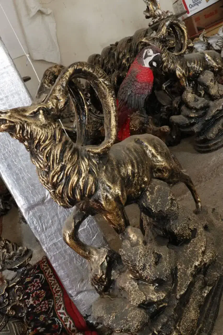 فروش محدود مجسمه های گچی به قیمت پول یک آدامس|مجسمه، تندیس، ماکت|کاشان, شهرک امیرالمومنین|دیوار