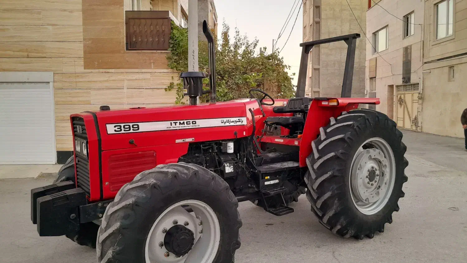 تراکتور ۳۹۹جفت درحد مدل ۹۴|خودرو سنگین|قروه, |دیوار