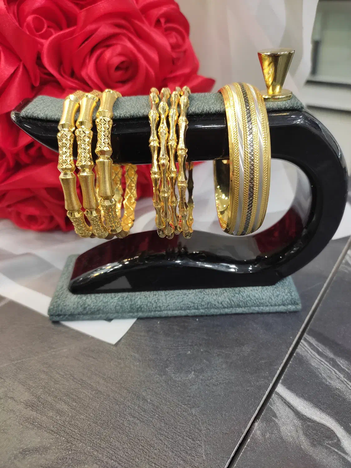 فروش طلا فقط 3 درصد بالای تابلو|جواهرات|شیراز, شاهچراغ|دیوار