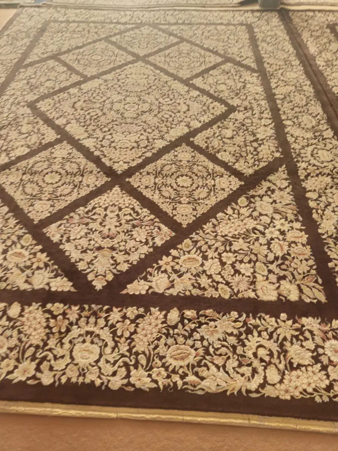 فرش ماشینی|فرش|میانه, |دیوار