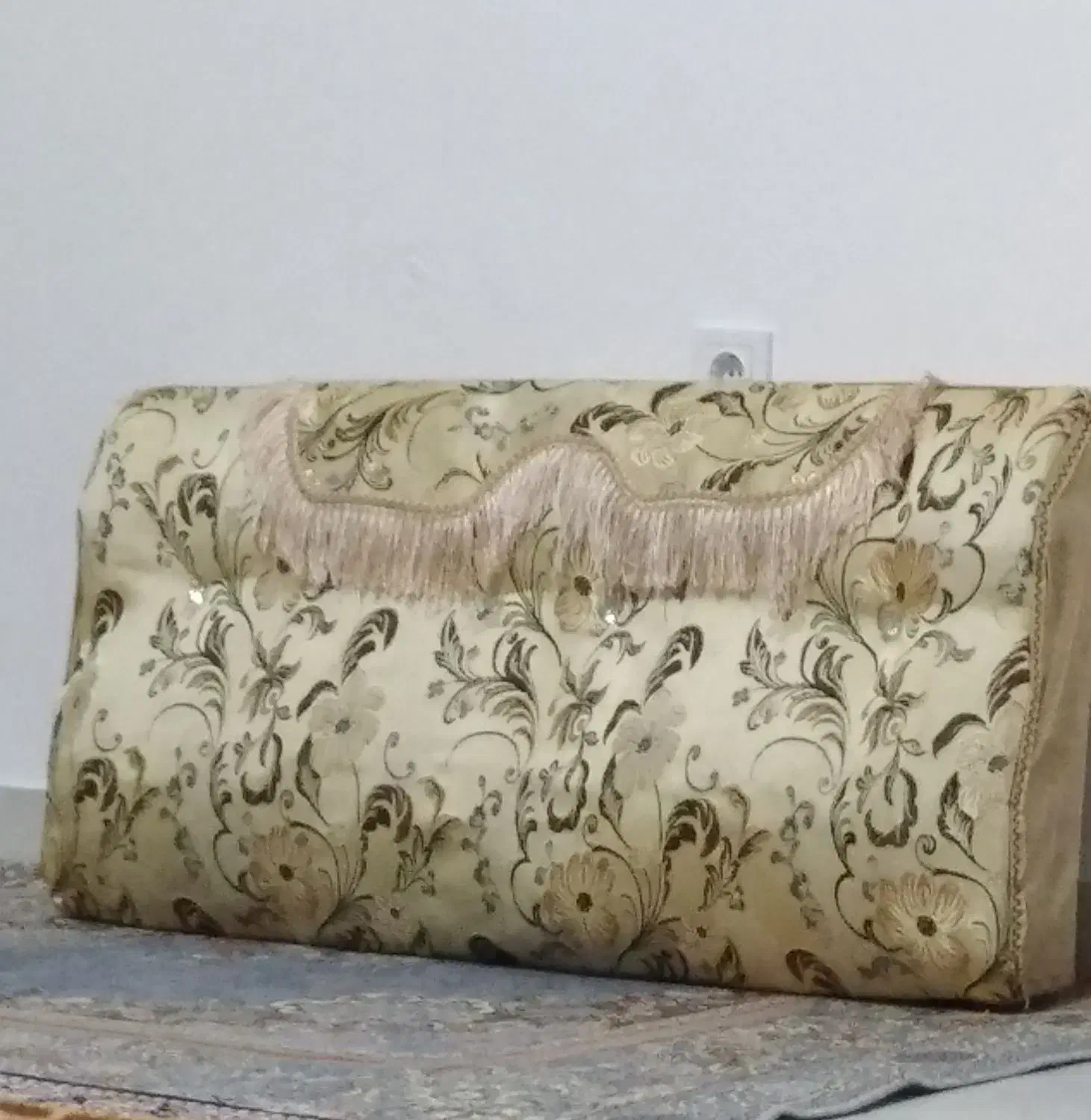 پشتی|پشتی|دهگلان, |دیوار