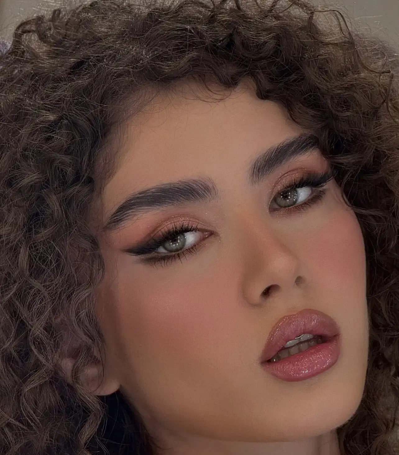 عروس ، میکاپ ، شنیون ، اقتصادی|خدمات آرایشگری و زیبایی|سیرجان, |دیوار