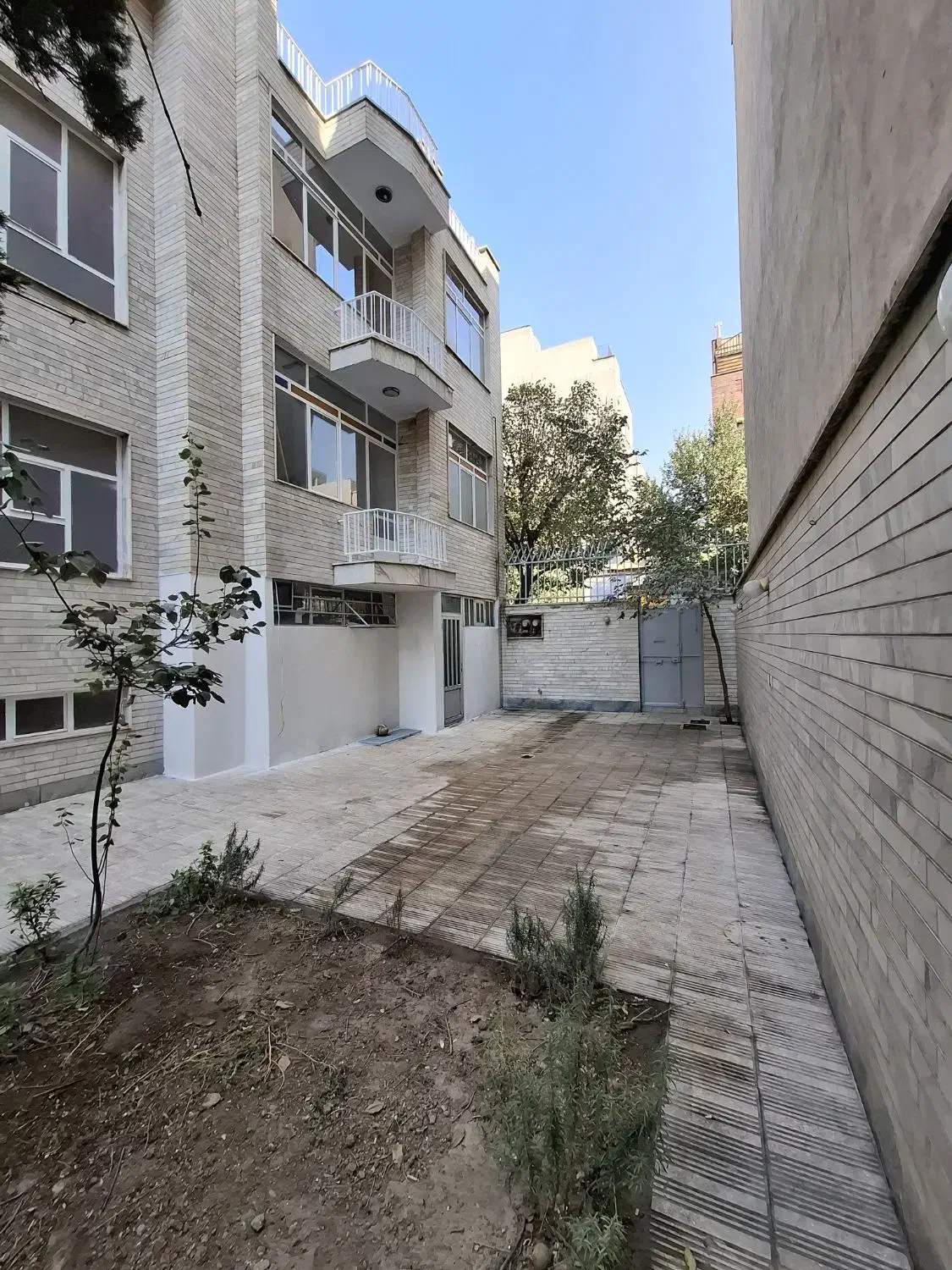 اجاره ۱۲۰ متر دو خواب ویلایی پیروزی مقداد