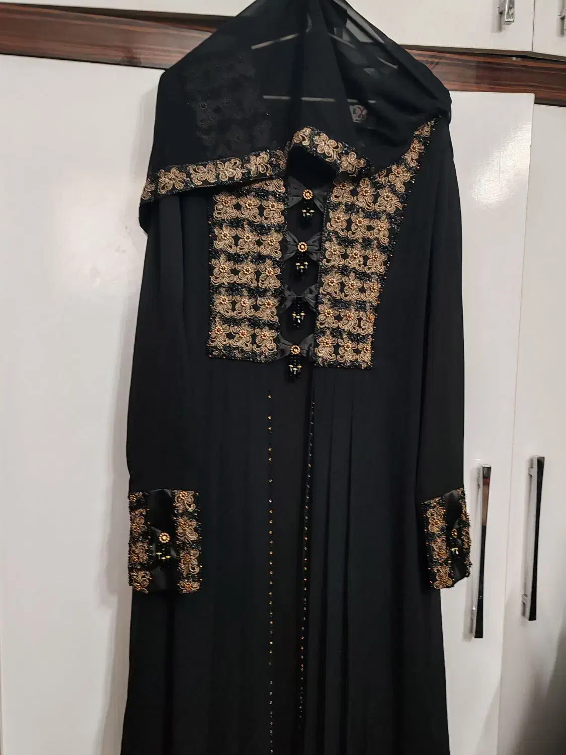 مانتو بلند مجلسی عبایی|لباس|اصفهان, برازنده|دیوار