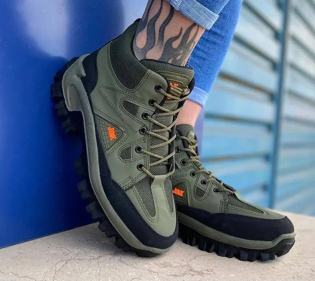 نیم بوت عمده و تک|کیف، کفش، کمربند|صومعهسرا, |دیوار