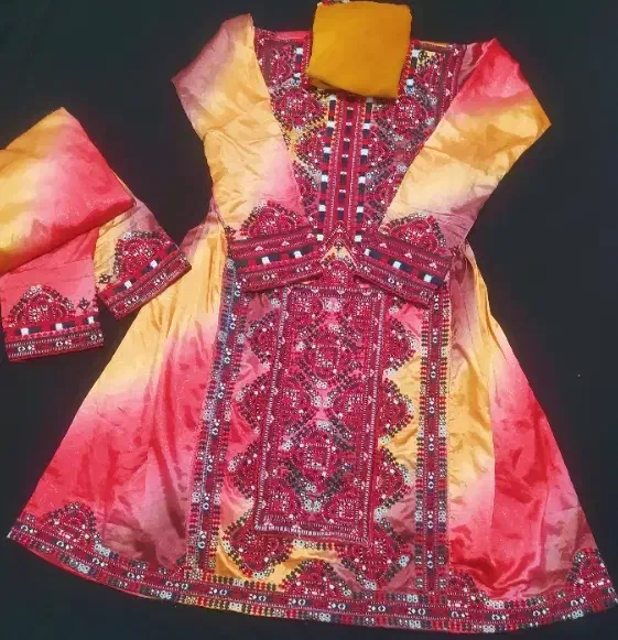 بزرگسال|لباس|سراوان, |دیوار