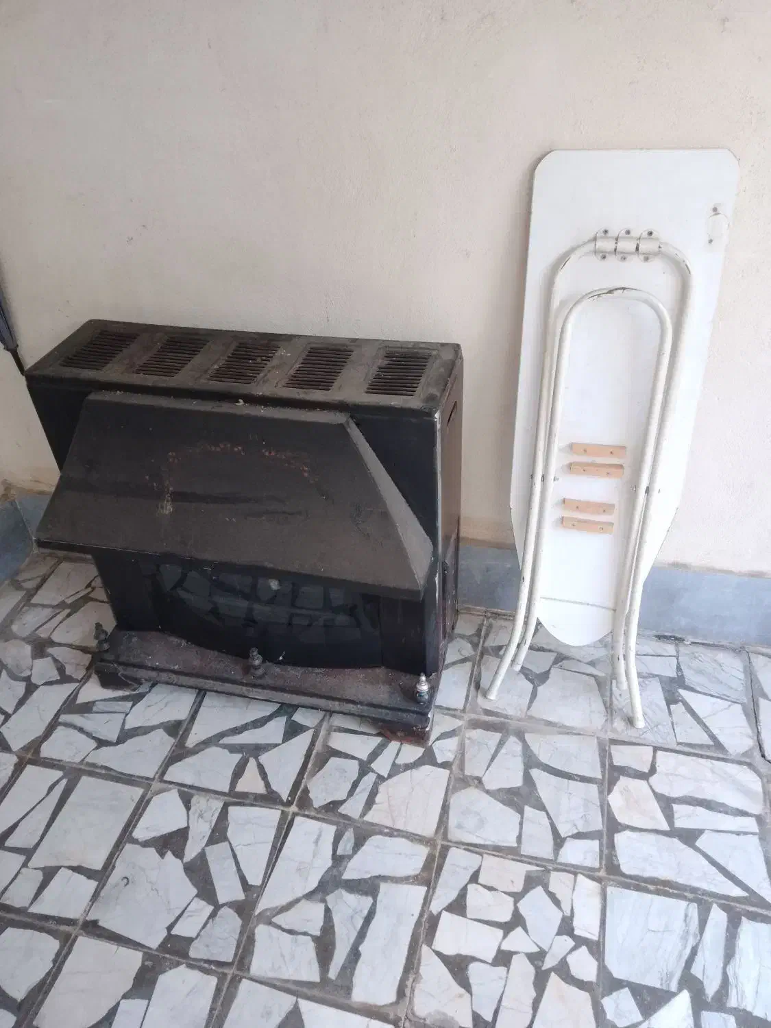 یک عدد بخاری ومیز اتو500|بخاری، هیتر، شومینه|رشت, کوی غلام نیا|دیوار