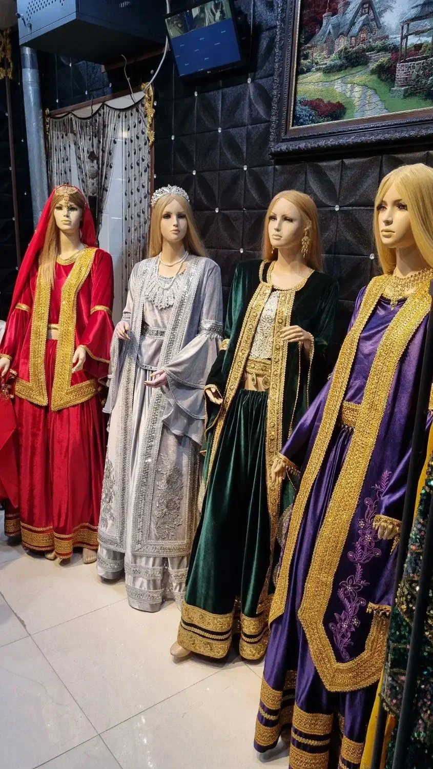 لباس محلی|لباس|لنجان, |دیوار