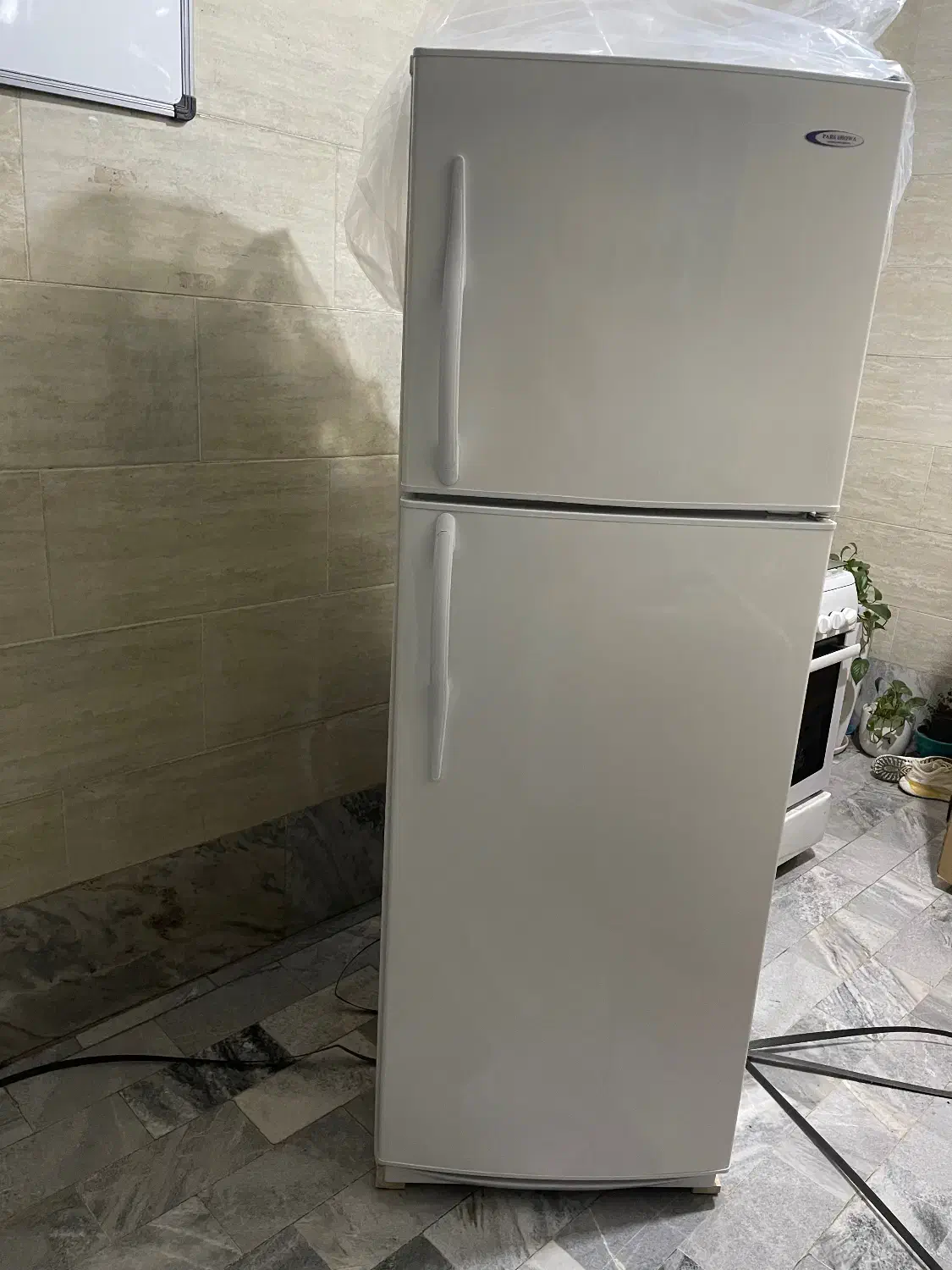 نو اکبند|یخچال و فریزر|ری, علایین|دیوار