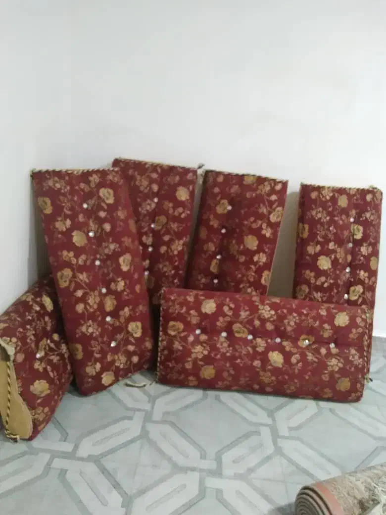 6عدد پشتی کاملا نو و سالم به همراه ۶ عدد روپشتی|پشتی|کوهدشت, |دیوار