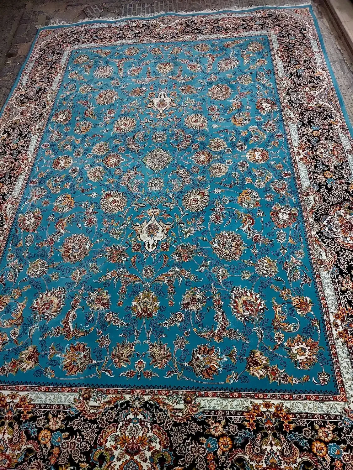 فرش رضا قهرمانی جفت ۹متری ۷۰۰شانه تراکم۲۵۵۰خوش رنگ|فرش|اراک, |دیوار