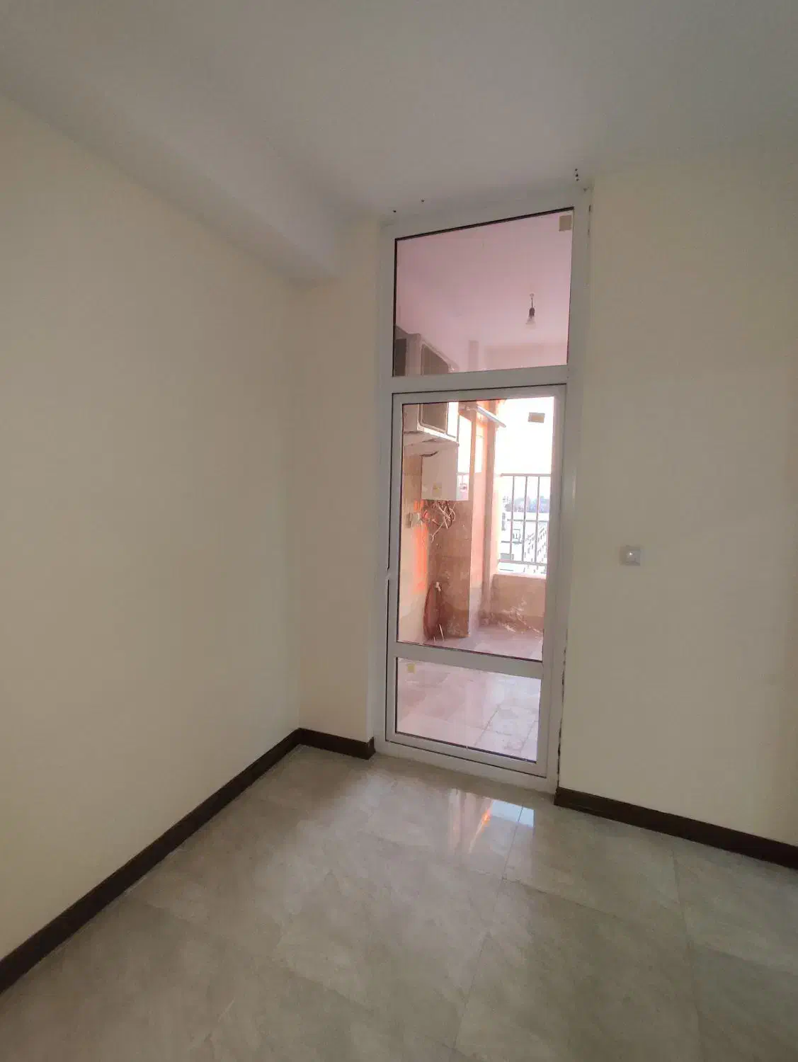 ۸۵متر ۲ خوابه/وردآورد/پنجره‌های قدی/بدون مشرف