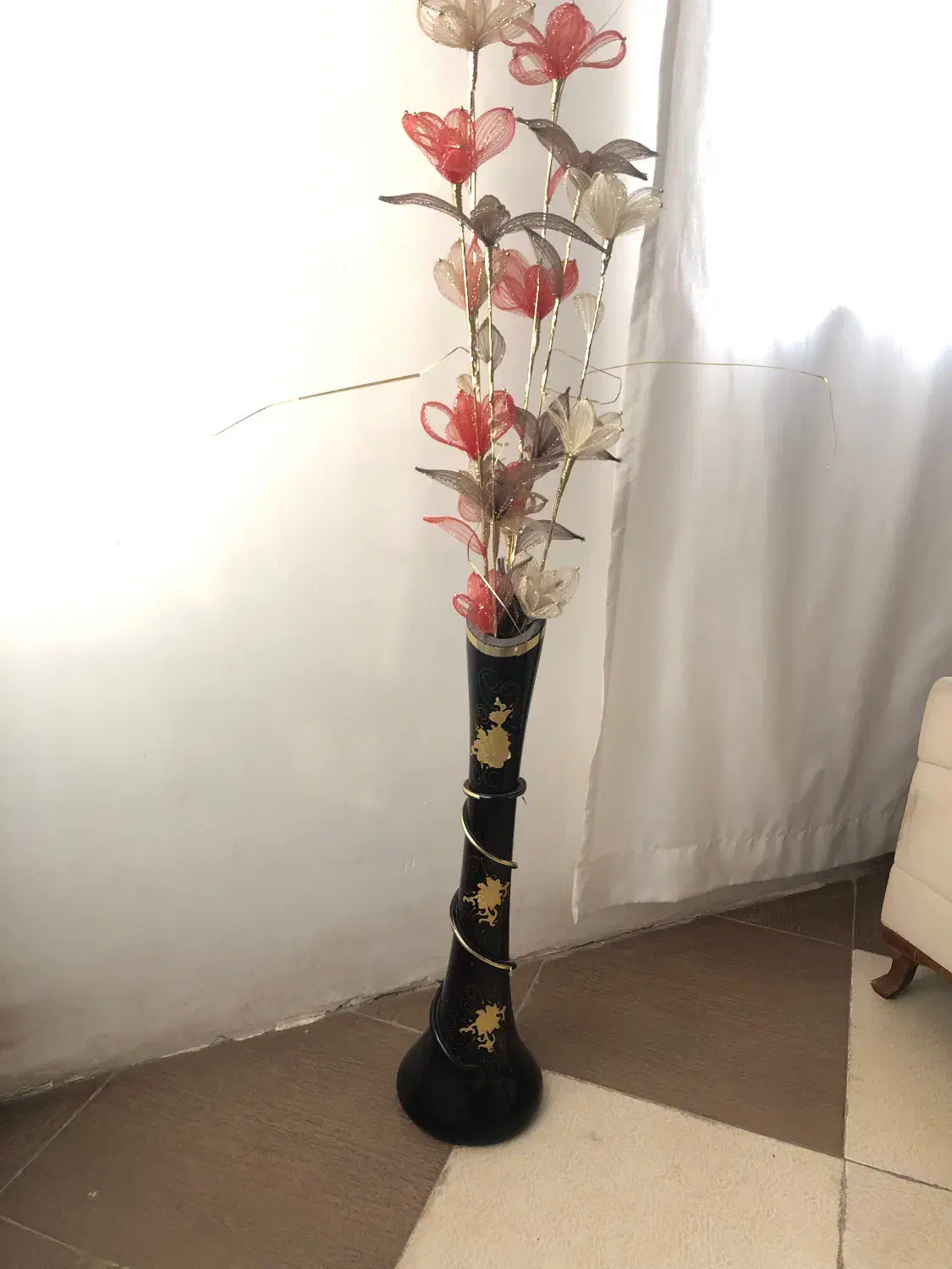 گل و گلدان کنار سالنی|گل مصنوعی|بابل, |دیوار