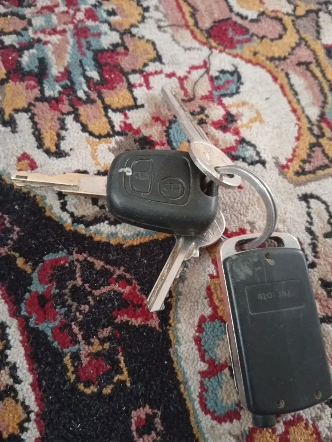 کلید سمند با ریموت پیدا شده|اشیا|یزد, |دیوار