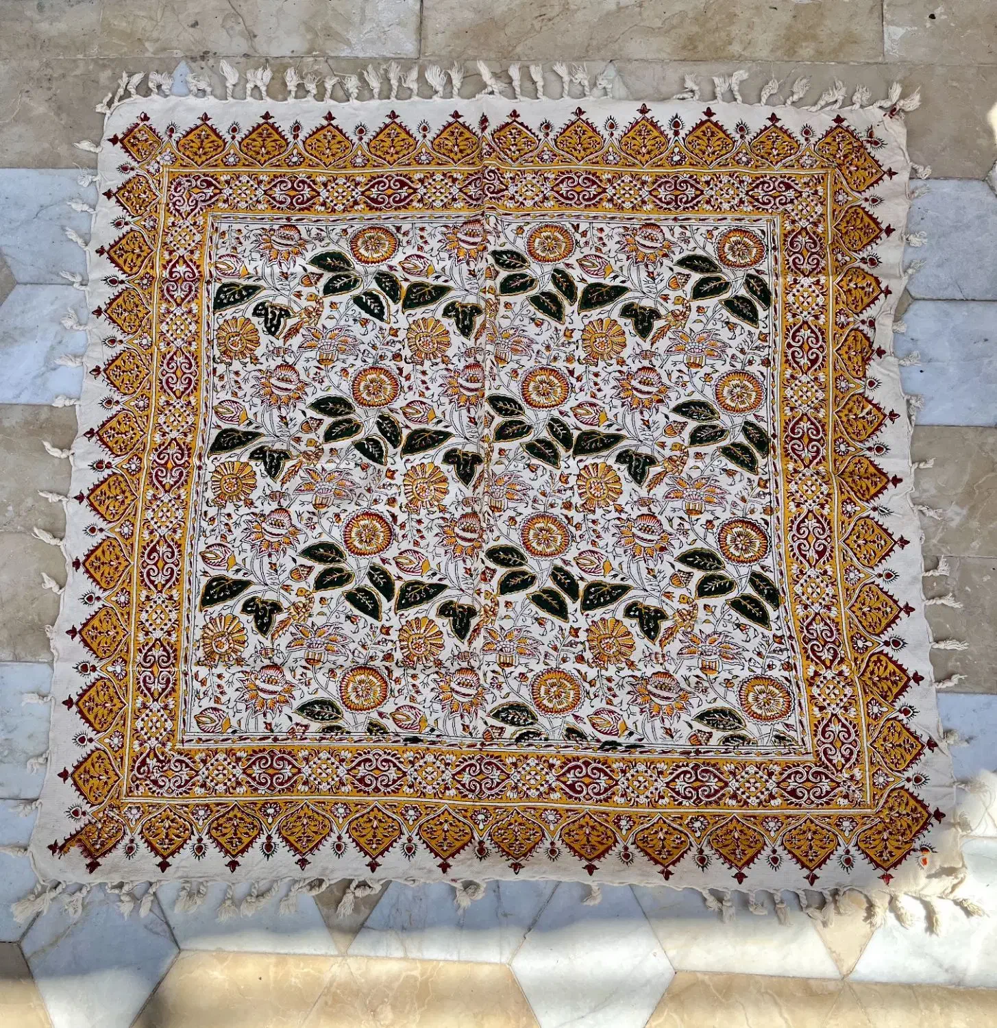 سفره سنتی صادراتی درجه یک|سفره، حوله، دستمال آشپزخانه|شیراز, زرهی|دیوار
