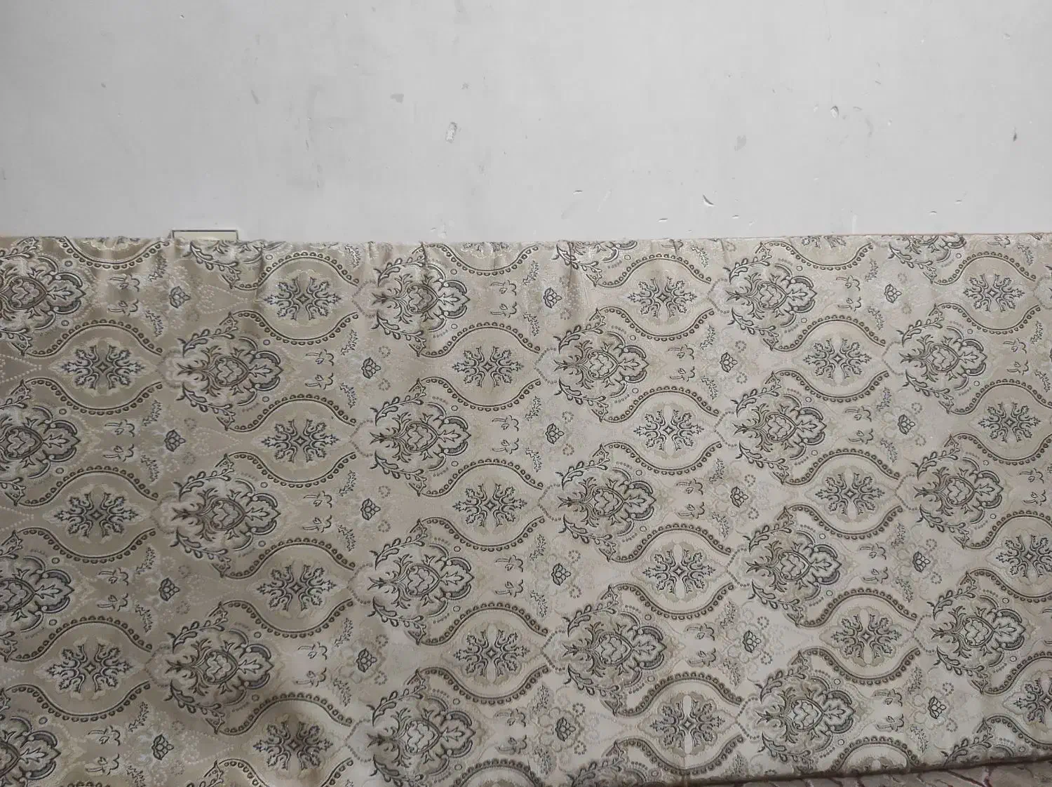 پشتی تقریبا نو|پشتی|اهواز, کمپلو جنوبی|دیوار