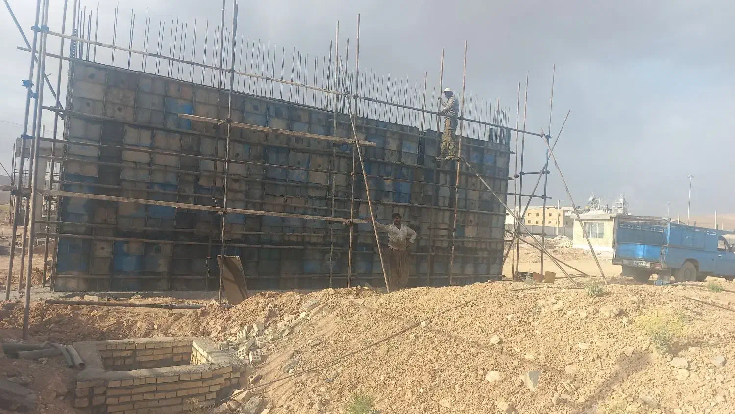 قالب بندی و آرموتور بندی|خدمات پیشه و مهارت|لاران, |دیوار