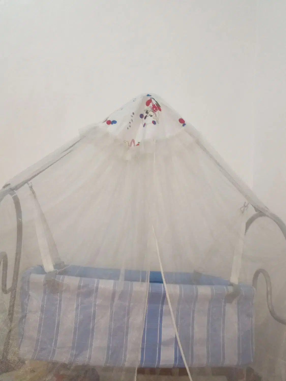 گهواره|تخت و صندلی بچه|دزفول, |دیوار