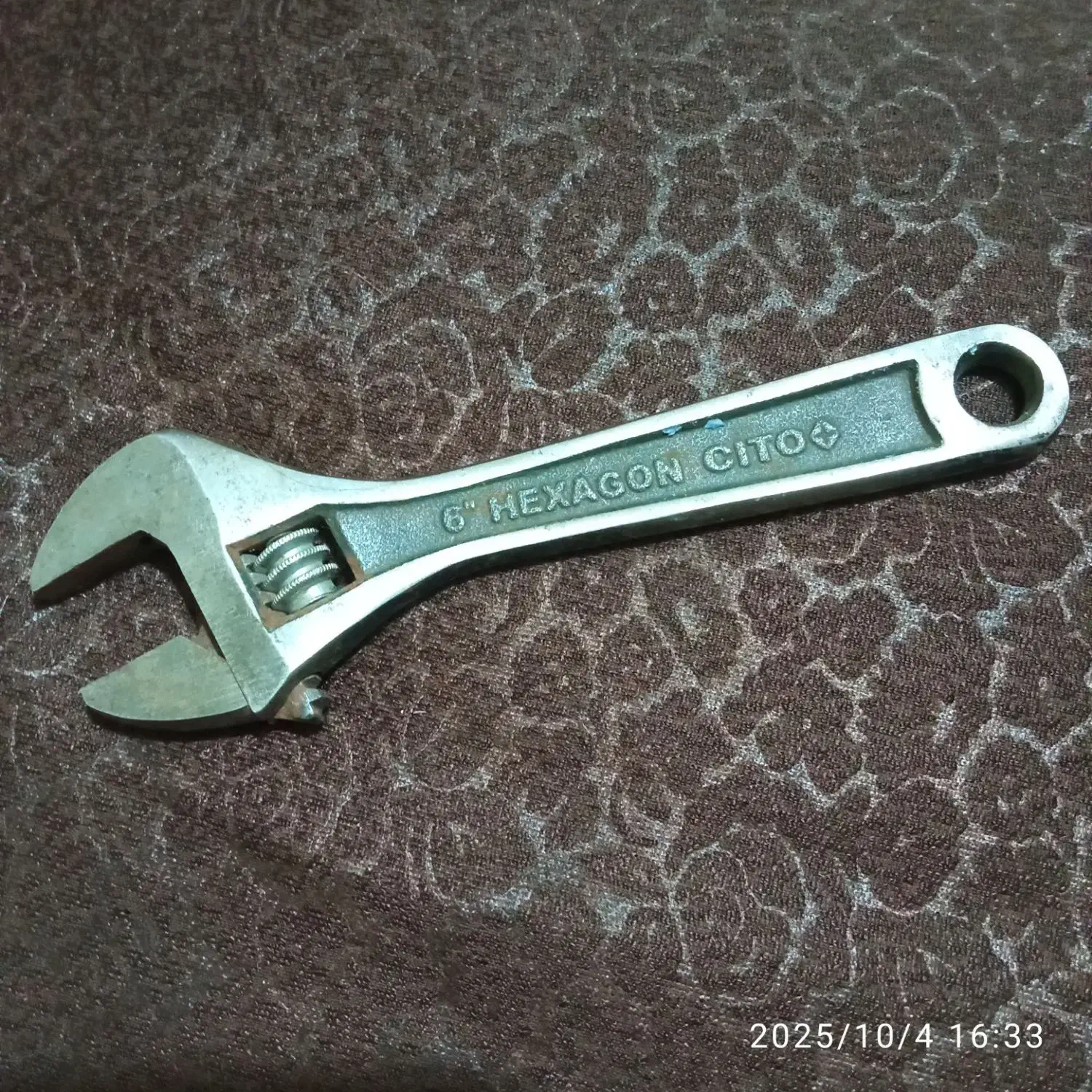 انبر قفلی و آچار فرانسه کوچک|ابزارآلات|فلاورجان, |دیوار