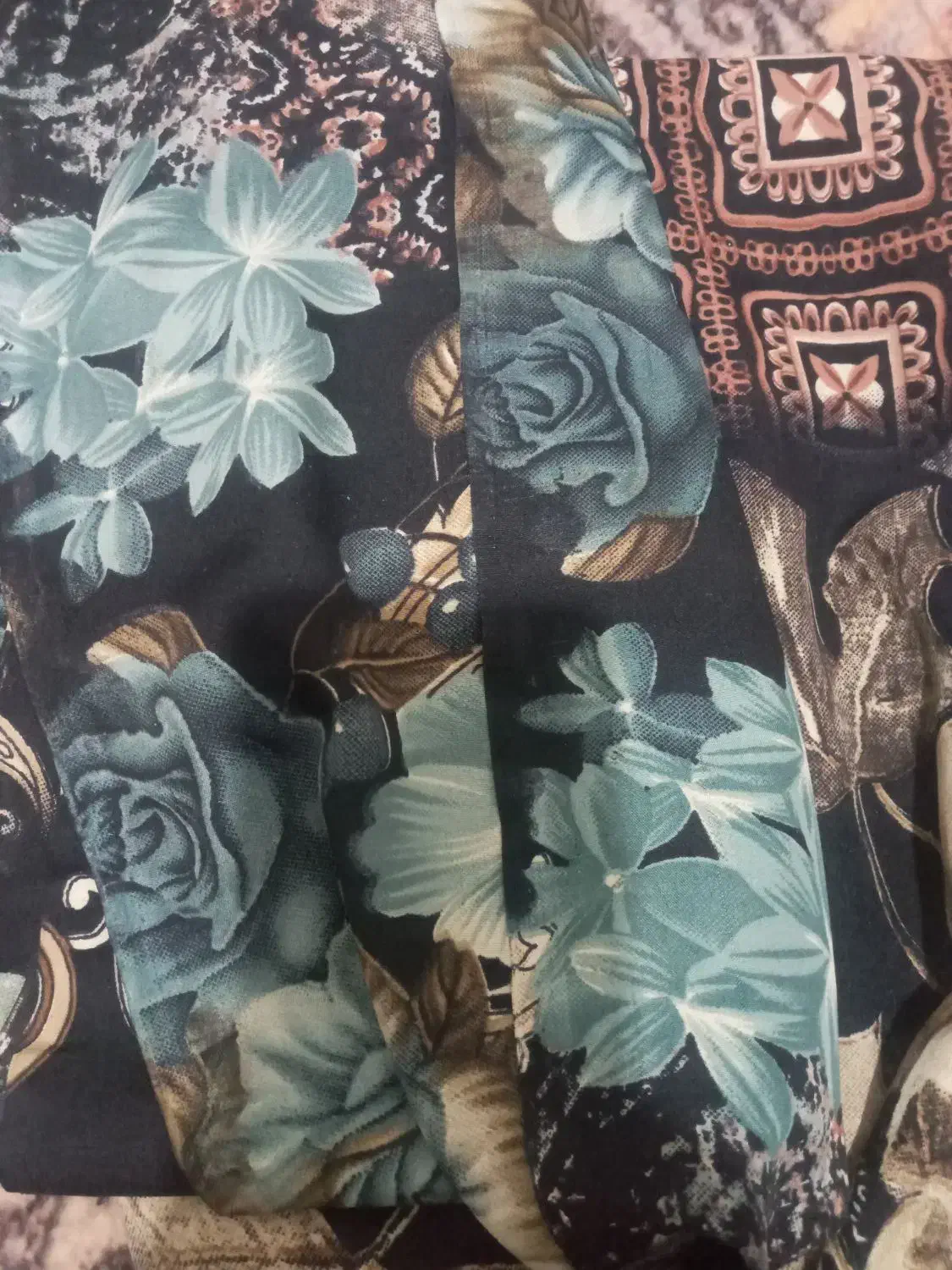 چادر|لباس|قم, ولیعصر|دیوار