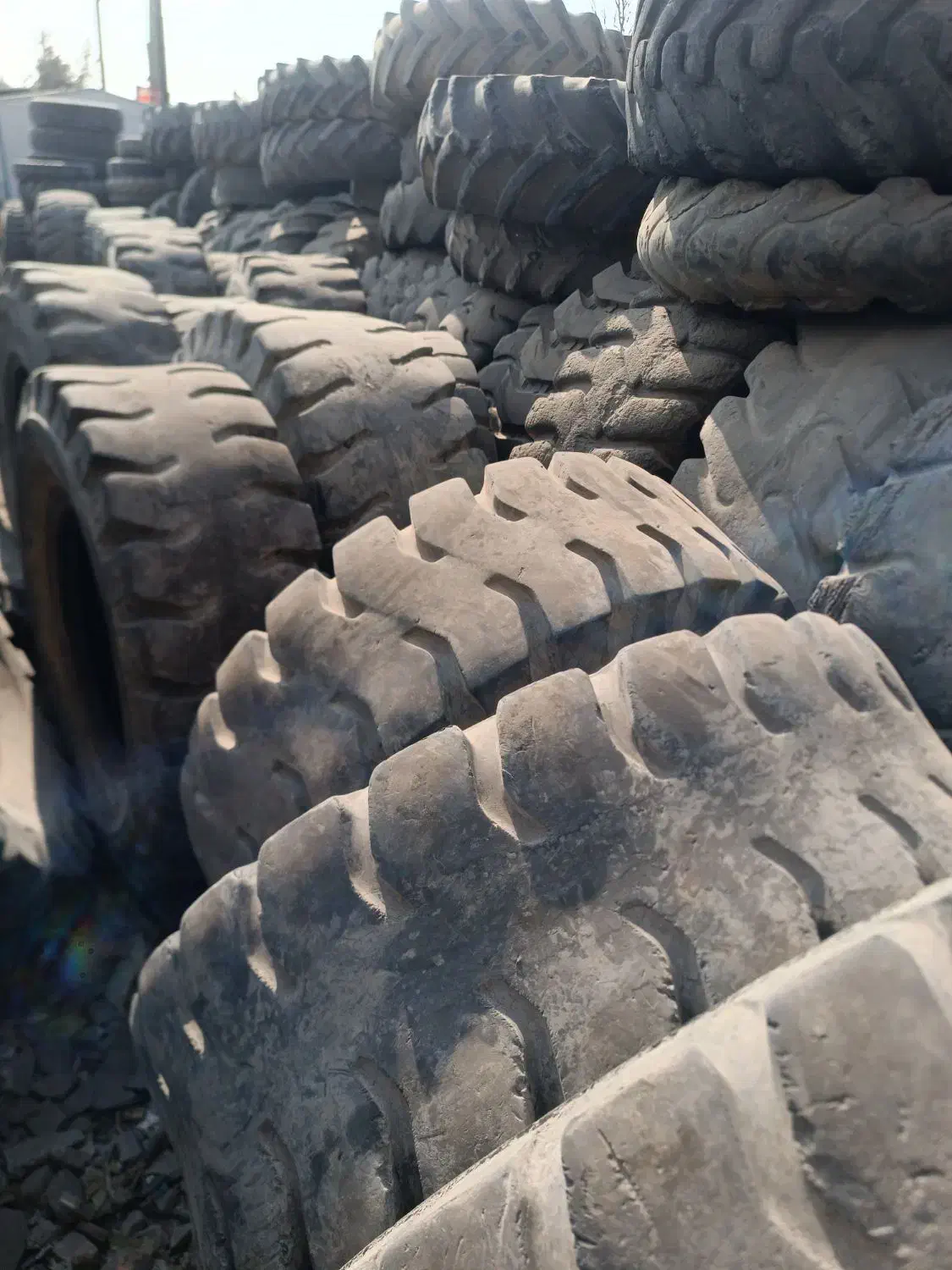 لاستیک لودر 17/5/25 و 20/5/25 سالم موجوده|قطعات یدکی و لوازم جانبی|تهران, اکباتان|دیوار