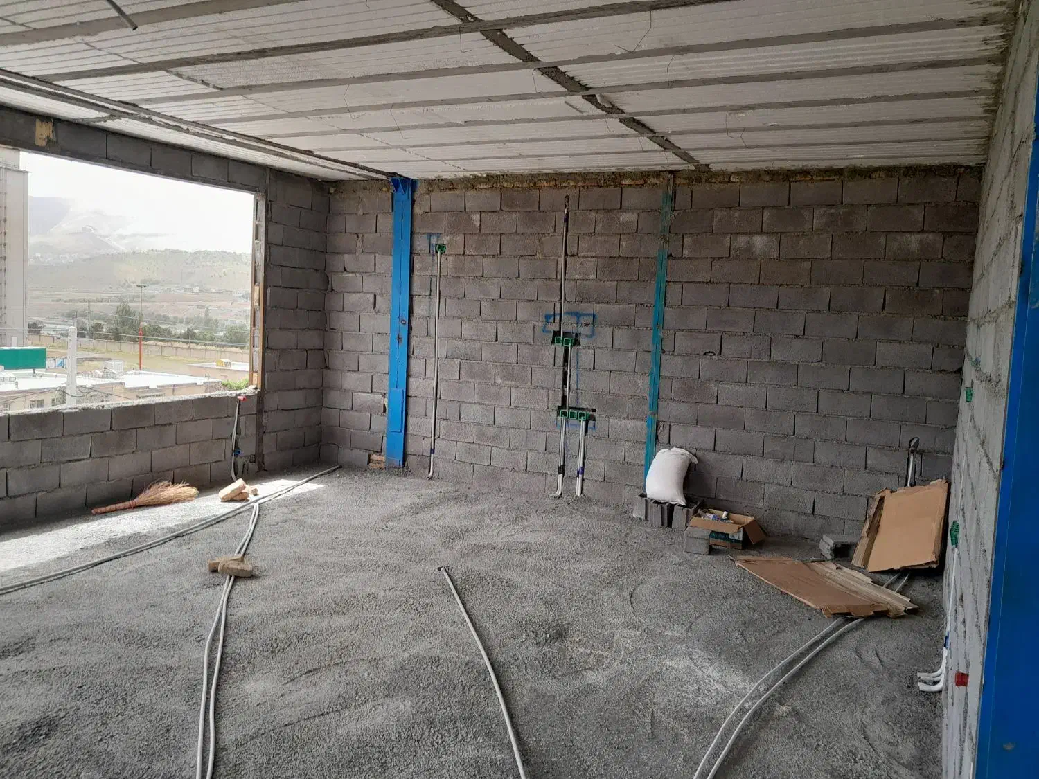 برقکاری سیم کشی ۲۴ساعته/ نصب تعمیر لوستر/ ایفون|خدمات پیشه و مهارت|سنندج, |دیوار