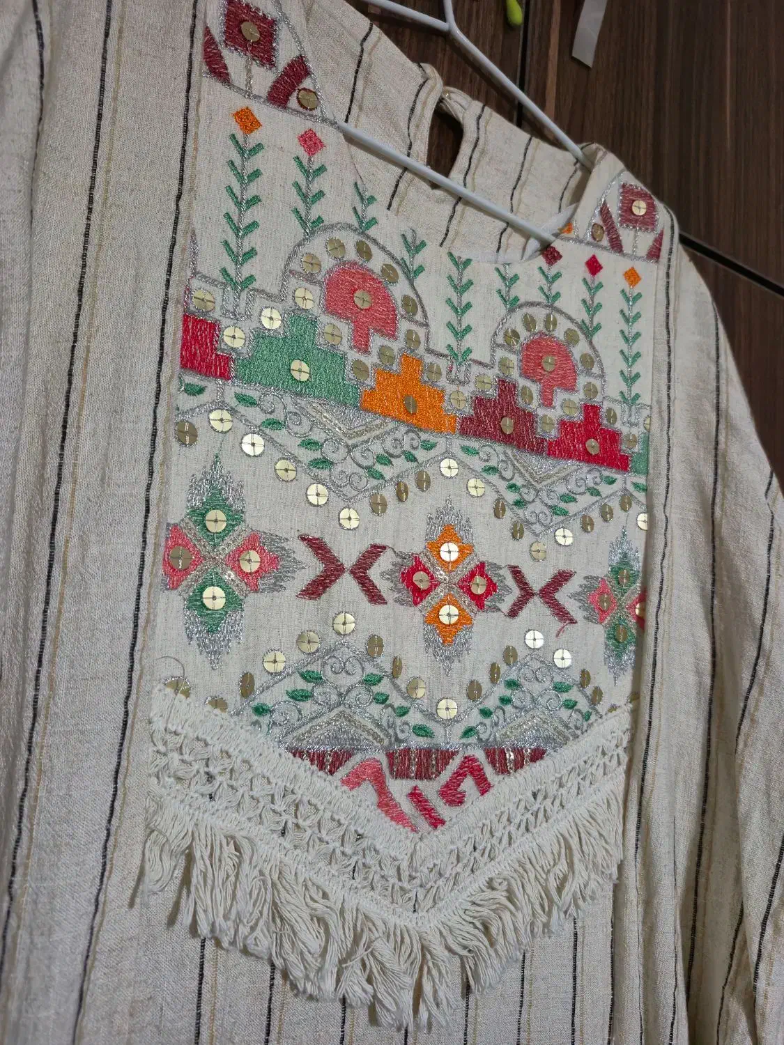 مانتو سنتی|لباس|رودسر, |دیوار