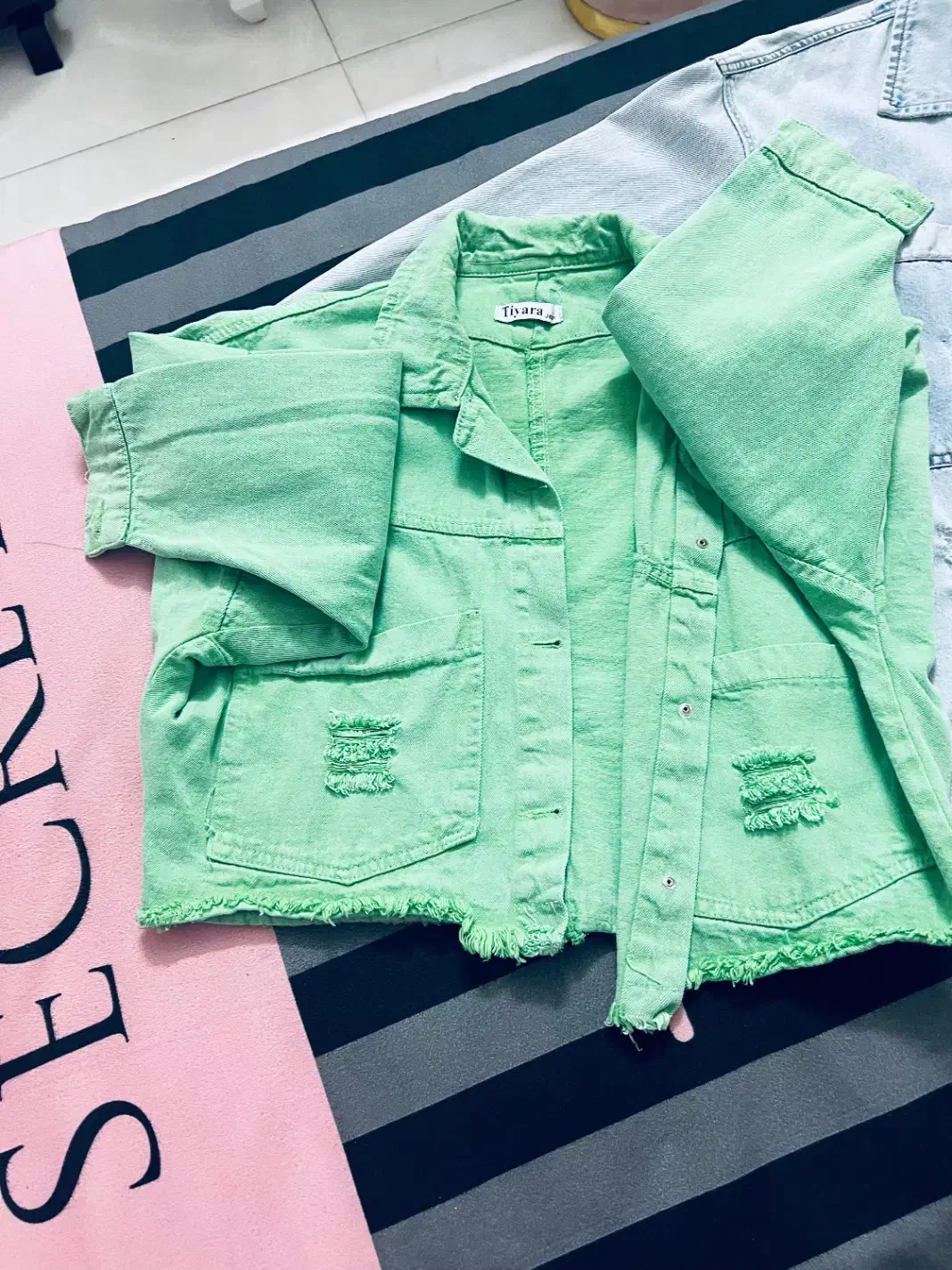 کت دخترانه و بوت|لباس|فیروزکوه, |دیوار