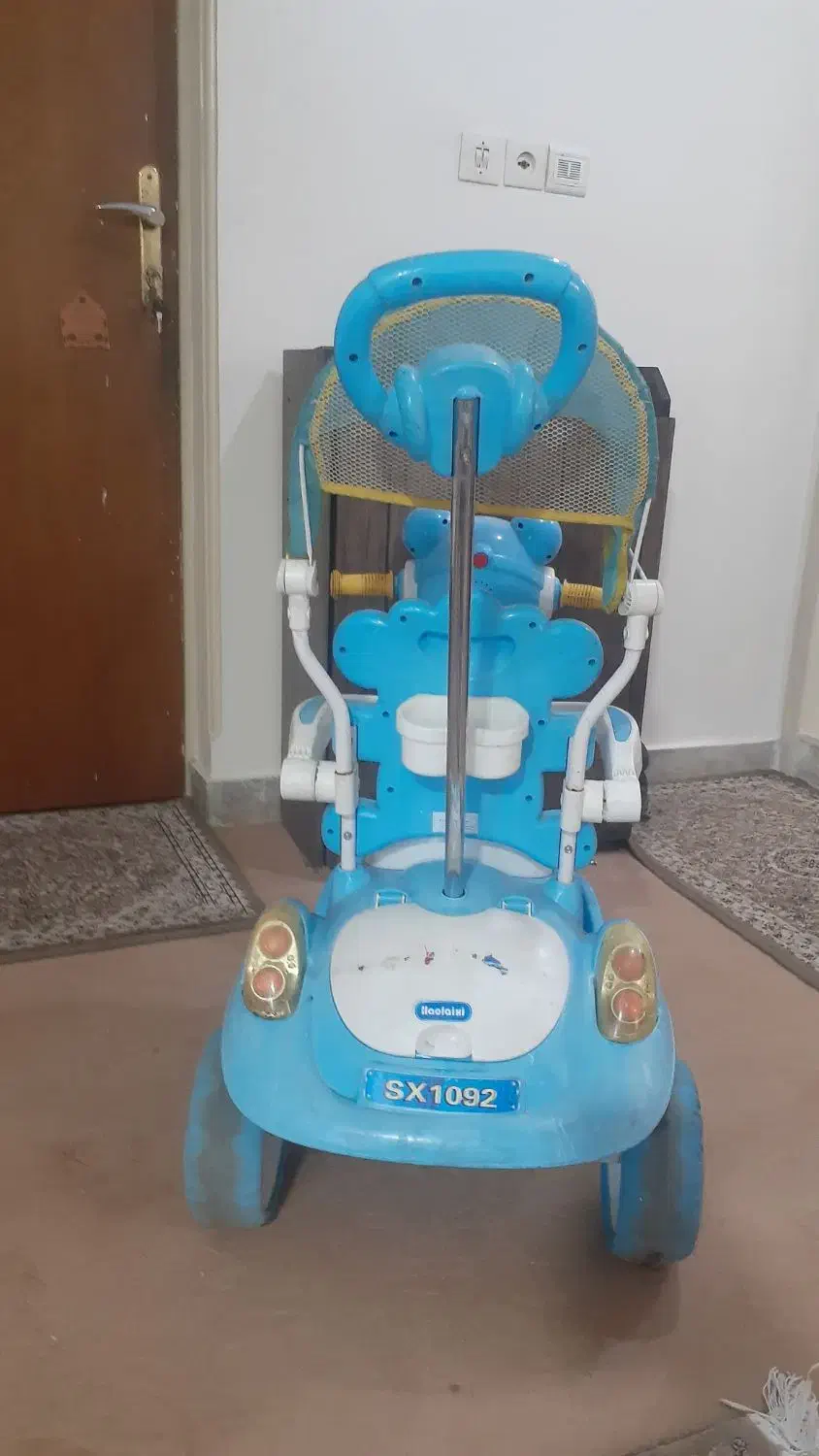 سه چرخه زیبا برای یک تا چهار ساله|کالسکه و لوازم جانبی|اراک, |دیوار