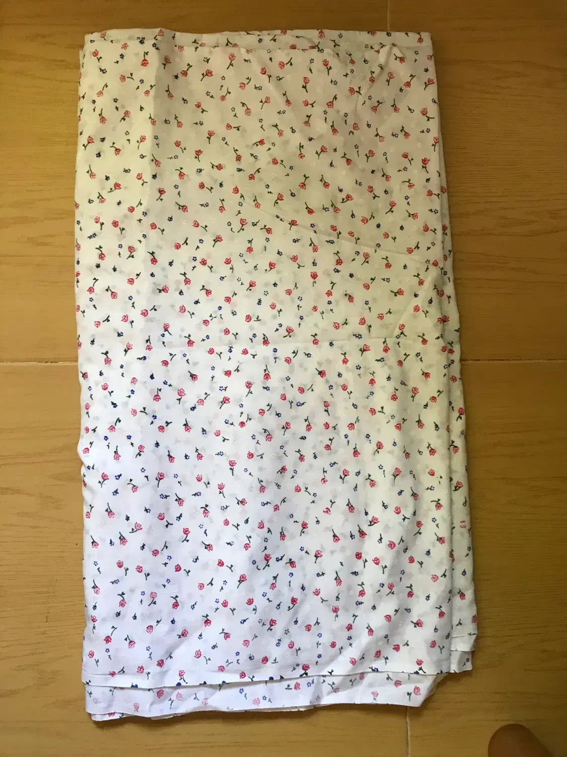 پارچه|لباس|رشت, شهرک آیت الله منتظری|دیوار