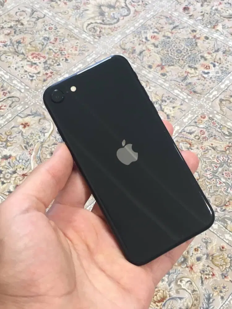 Iphone se2020 128g|موبایل|چالوس, |دیوار