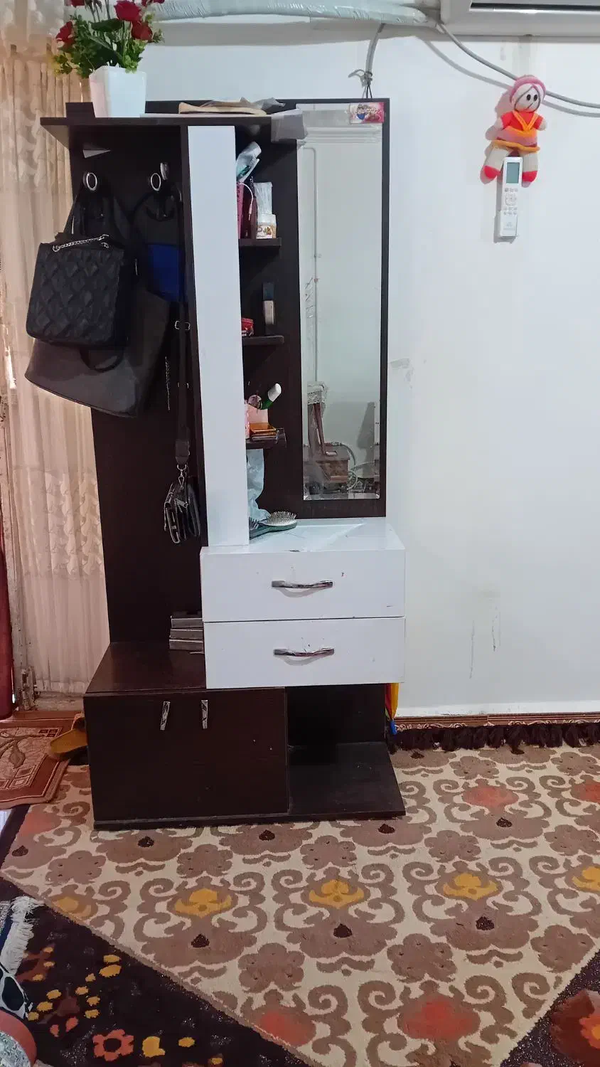 جاکفشی|جاکفشی، کمد، دراور|جیرفت, |دیوار