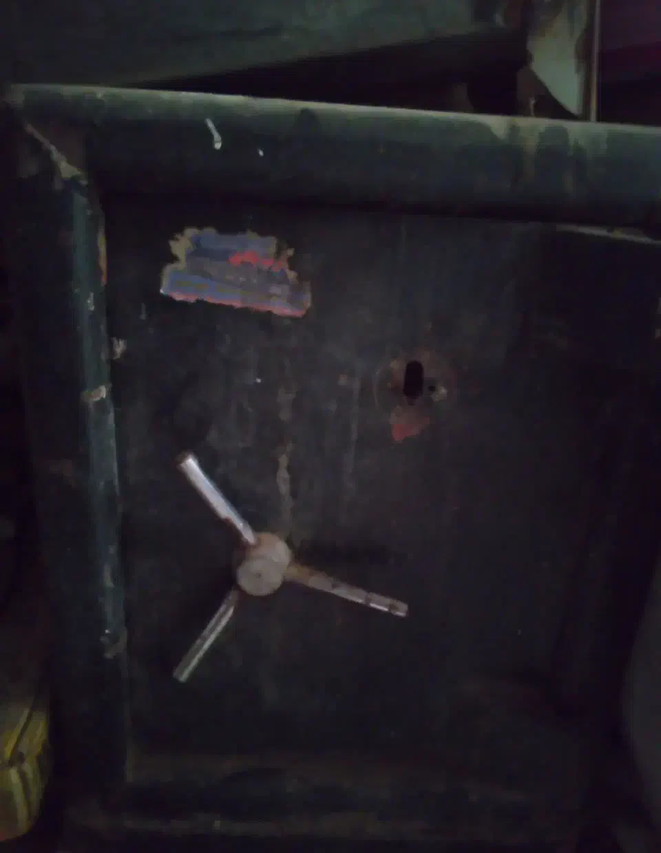 گاوصندوق|ابزارآلات|مشهد, تربیت (صدف)|دیوار