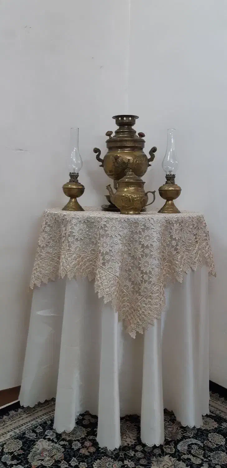 سرویس کامل سماور برنجی همراه با میز خاطره|صنایع دستی و سایر لوازم تزئینی|تهران, دولاب|دیوار