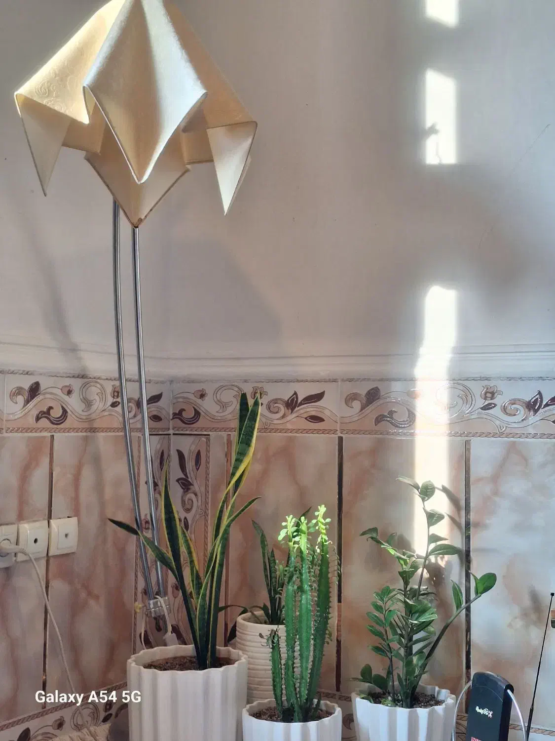 آباژور کنار سالنی|چراغ خواب و آباژور|یاسوج, |دیوار