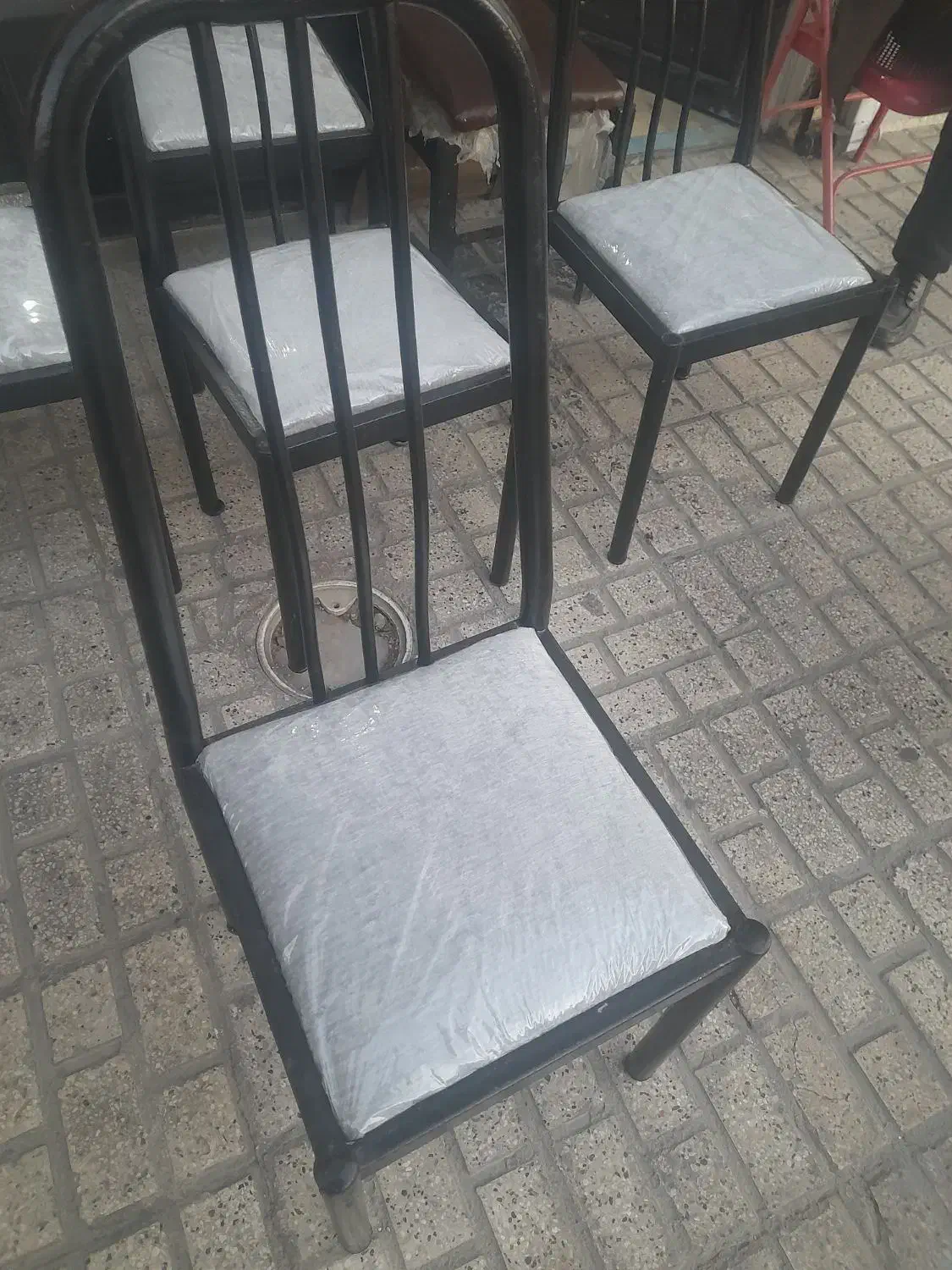 صندلی فلزی  رویه نو ۶عدد دانه ای ۶۰۰|میز و صندلی غذاخوری|مشهد, صیاد شیرازی|دیوار