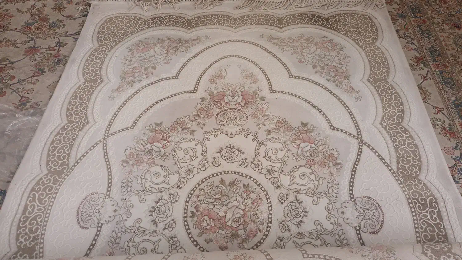 فرش گاسپین ۴ متری  حوله ای ونرم تمیز وشسته شد|فرش|تهران, تهرانسر مرکزی|دیوار