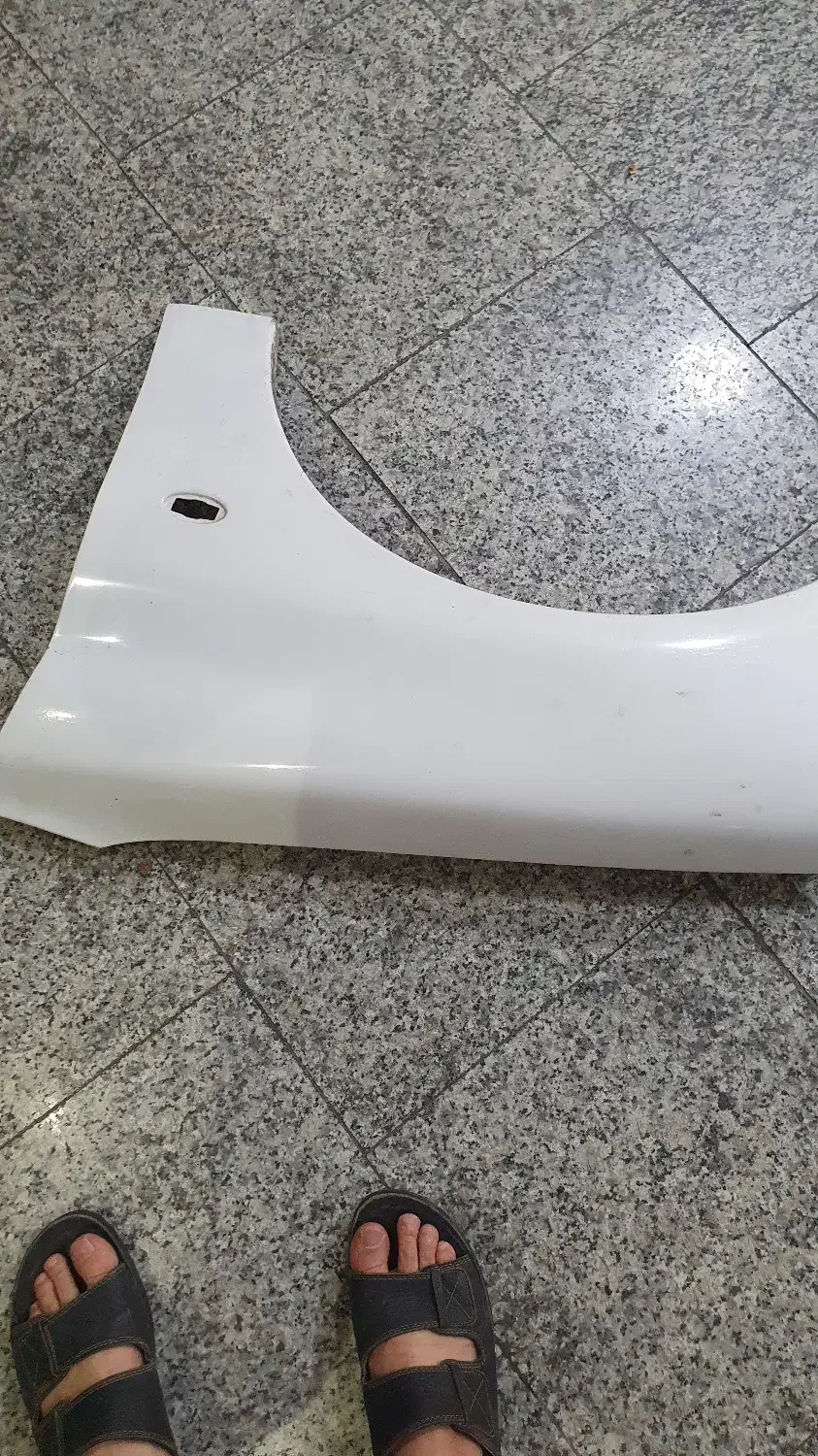 گلگیر جلو سمت راننده 206 سفید کوره ای|قطعات یدکی و لوازم جانبی|بندرعباس, |دیوار