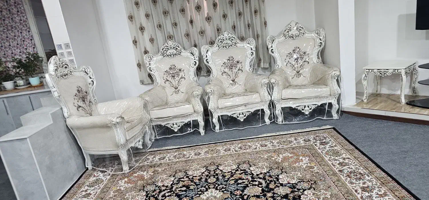 مبل ۷نفره بسیار تمیز|مبلمان خانگی و میز عسلی|ازنا, |دیوار