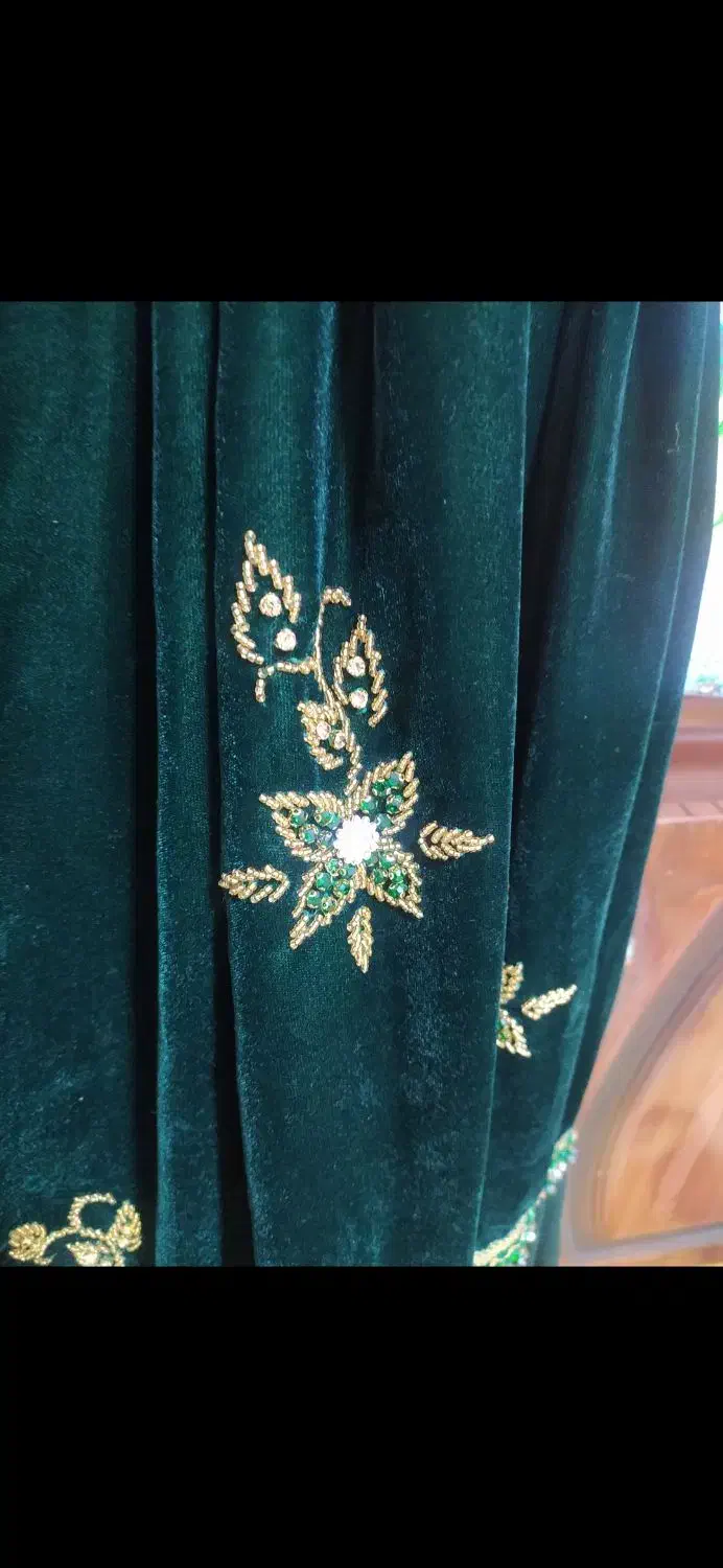 لباس مخمل|لباس|یاسوج, |دیوار