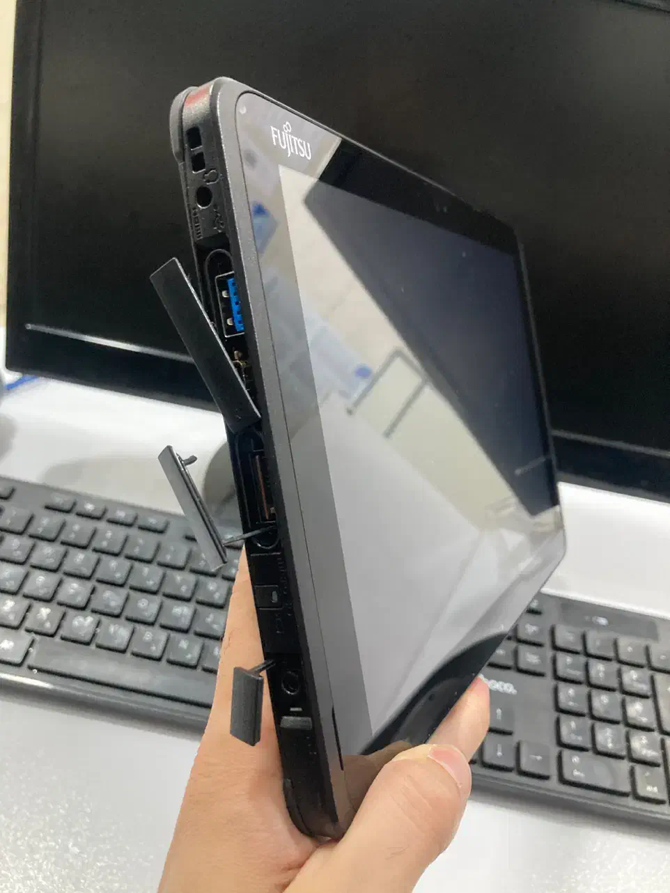 لپ تا‌پ و تبلت ویندوزی فوجیتسو|رایانه همراه|کرج, کمال‌شهر|دیوار