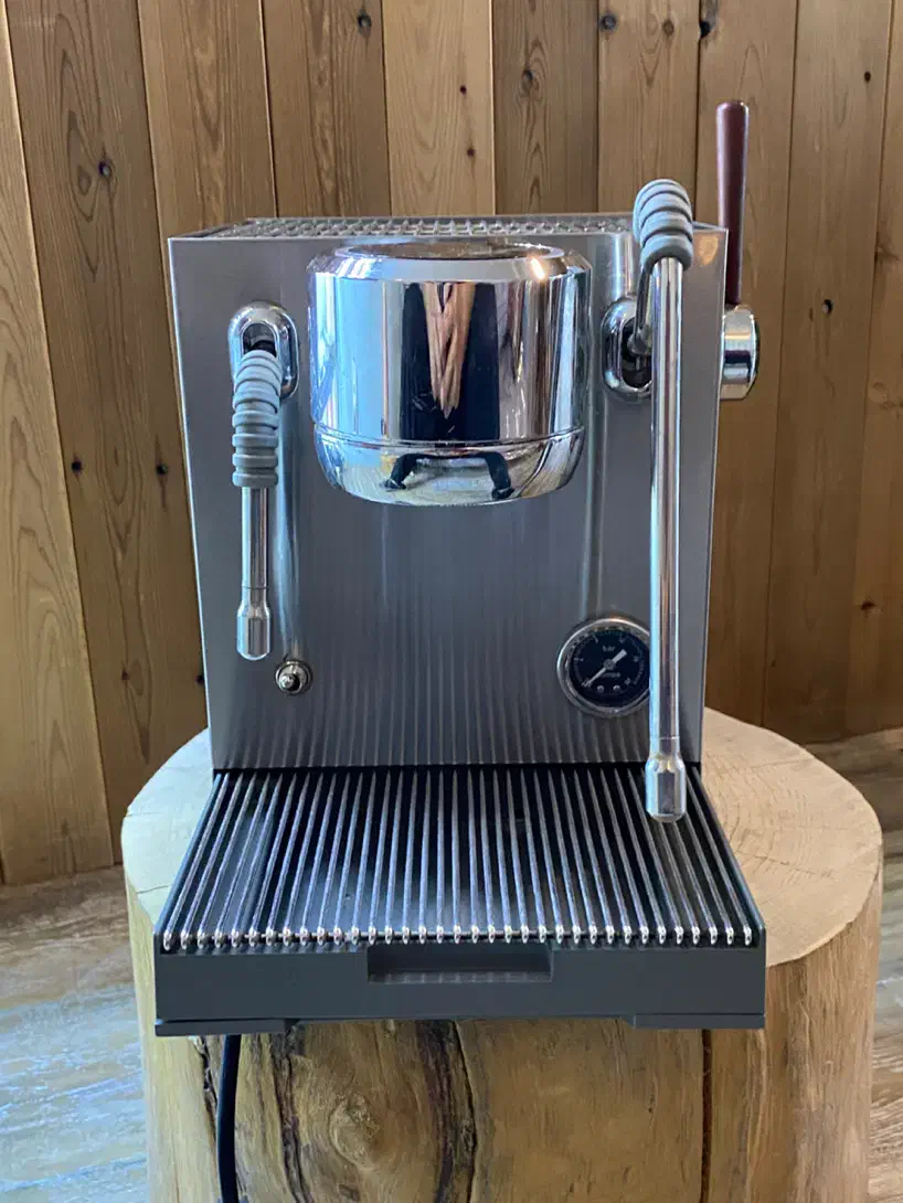 اسپرسو ساز تک گروپ لواک ۳۲۳۵|کافیشاپ و رستوران|اندیشه, اندیشه فاز ۱|دیوار