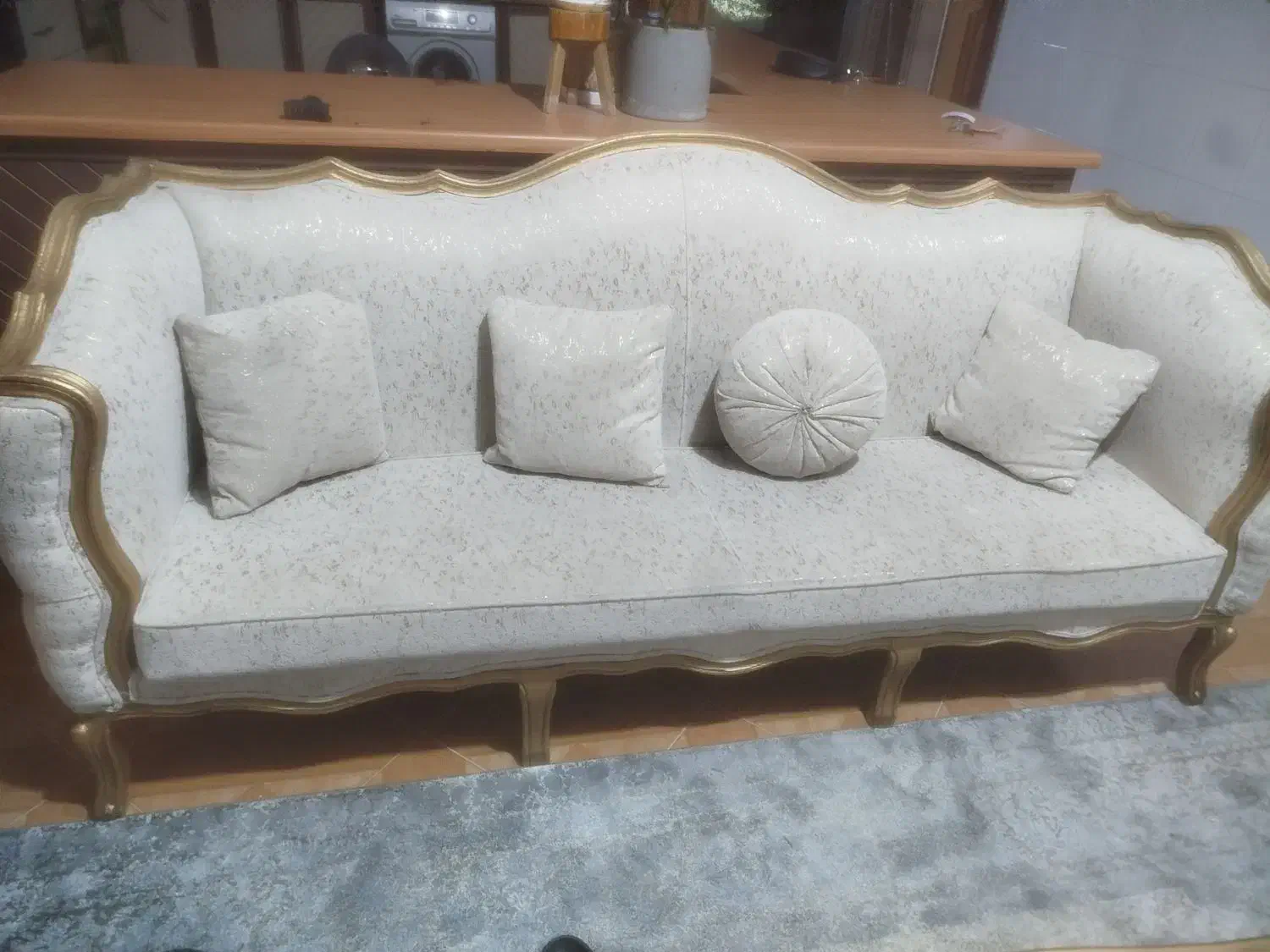 مبل طرح کلاسیک|مبلمان خانگی و میز عسلی|قهدریجان, |دیوار