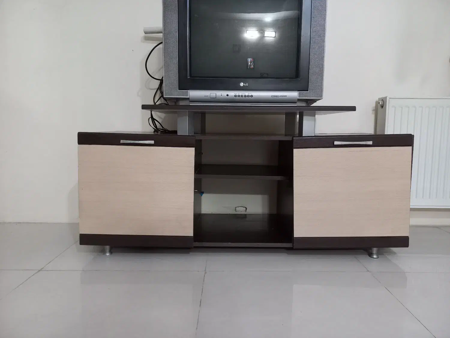 تلویزیون ال جی ۲۴ اینچ صفحه تخت|تلویزیون و پروژکتور|شیراز, فرگاز|دیوار